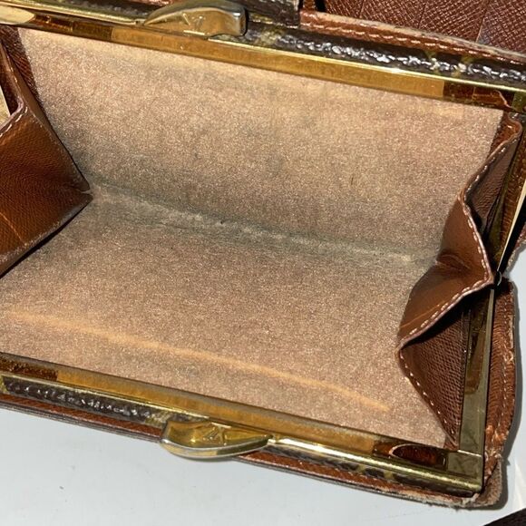 Authentic Louis Vuitton Monogram Kisslock Wallet - Picture 11 of 13